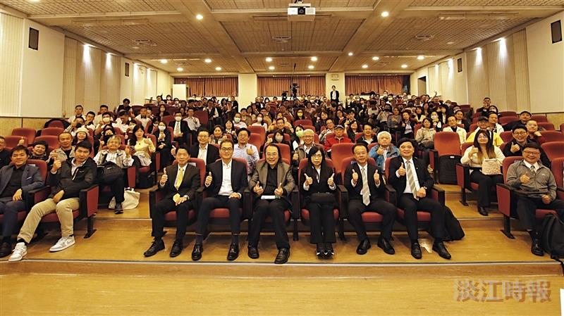 簡立峰校友演講