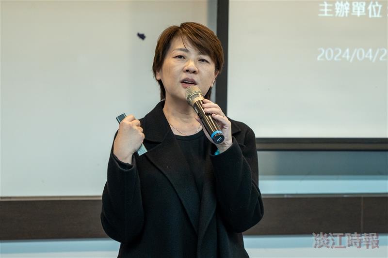 公行系辦民主宮燈講堂，邀請立委黃珊珊主講