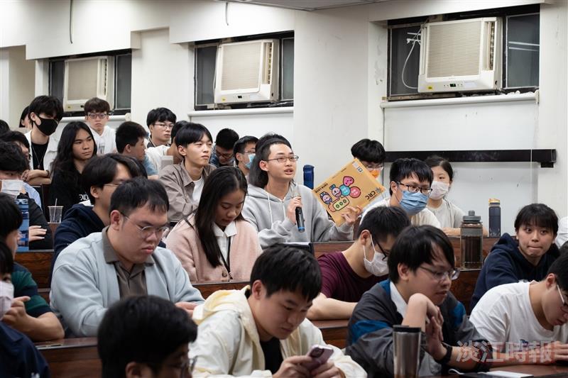 公行系邀請立法委員黃捷舉行講座「這一捷課」
