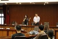 歷史系邀請故宮博物院書畫文獻處處長何炎泉演講
