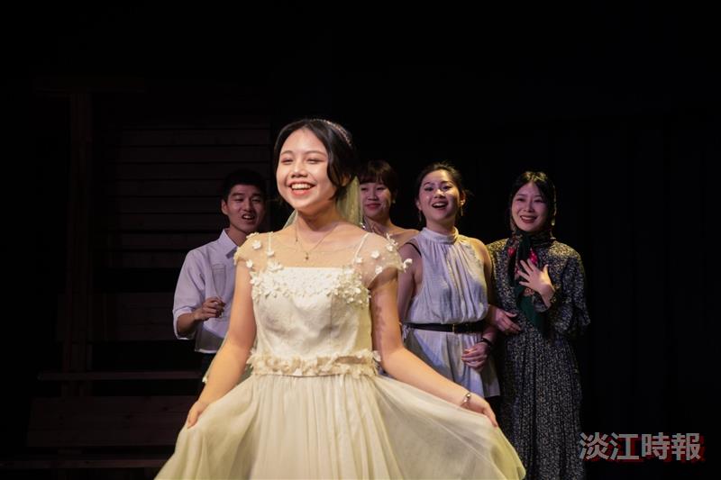 俄文系公演