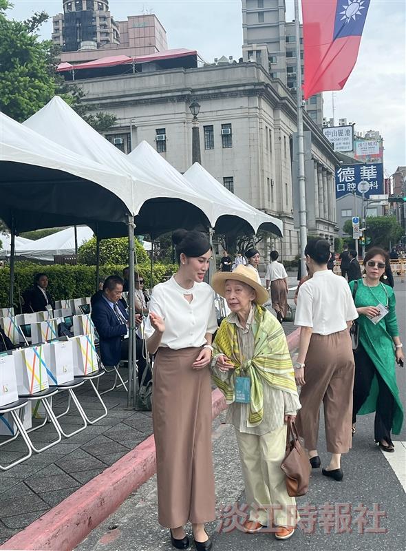 TKU Goodwill Ambassadors served as reception personnel for the President's inauguration ceremony on May 20, assisting with reception duties at the event site.