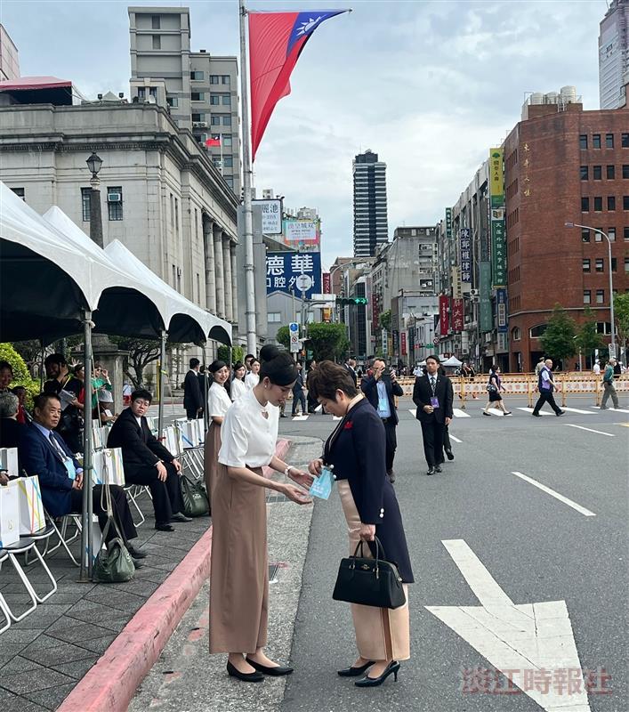 TKU Goodwill Ambassadors served as reception personnel for the President's inauguration ceremony on May 20, providing professional and friendly assistance with reception duties.