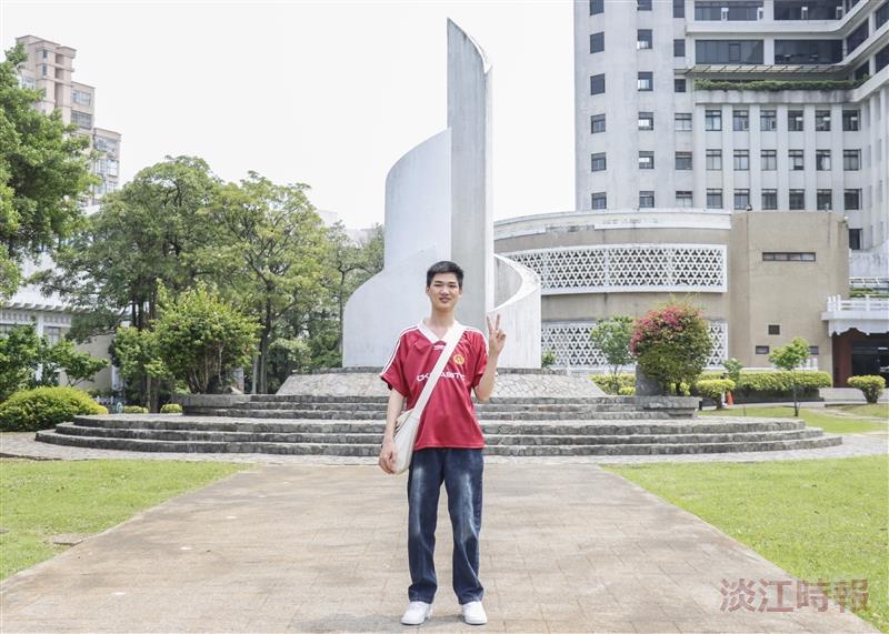 國際專修部首位學生 張登科