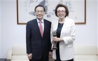 物理系熊貓講者拜會校長、董事長