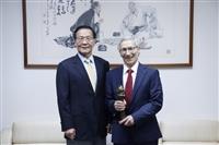 經濟系熊貓講者拜訪校長董事長