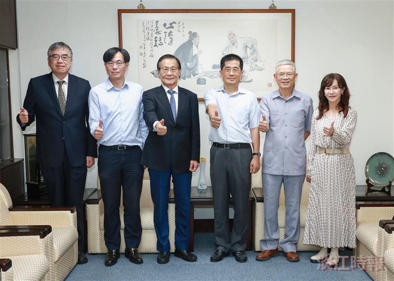 聯電董事長洪嘉聰應邀回母校演講