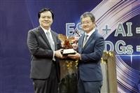 淡江大學歡度74週年校慶