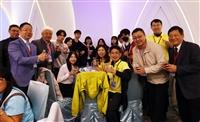 台北市校友會公益平台頒發獎學金