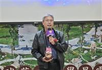 【卓爾不群】中文博二李佳懷