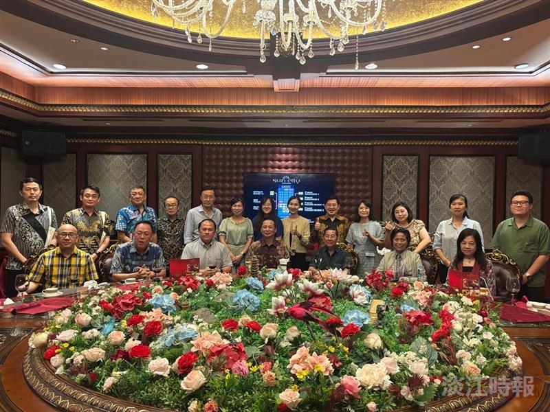 印尼校友會宴請新任大使洪振榮校友