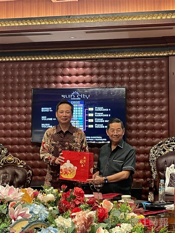 印尼校友會宴請新任大使洪振榮校友