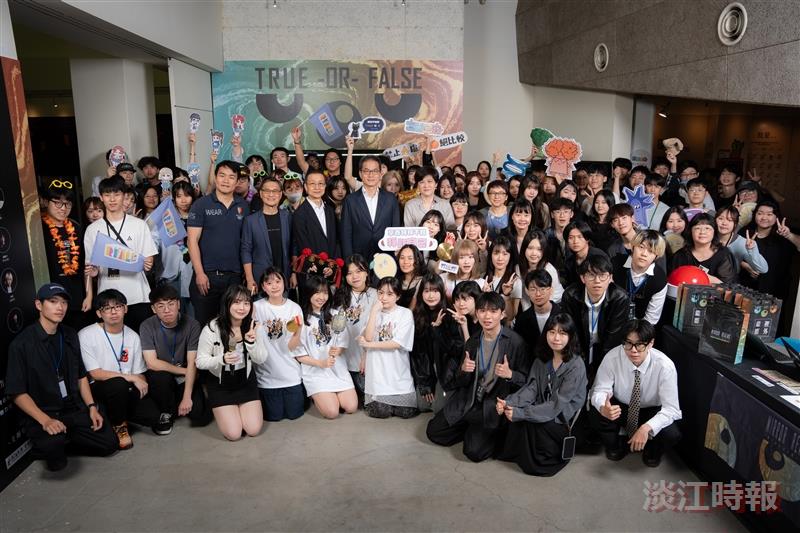 資訊傳播學系第24屆「鏡裡鏡外」畢業成果展校內展