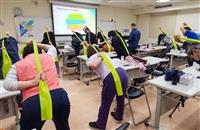 高齡運動指導-彈力帶輔具運用