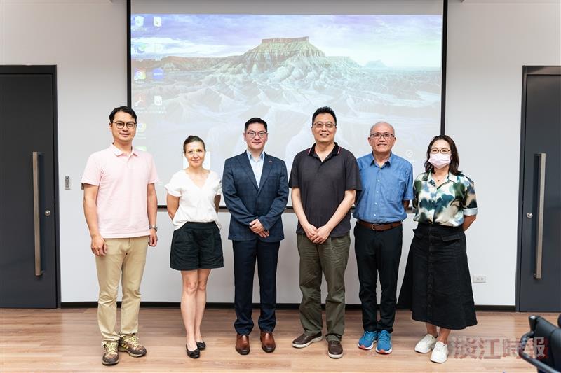 國際學院邀翁履中教授來校演講