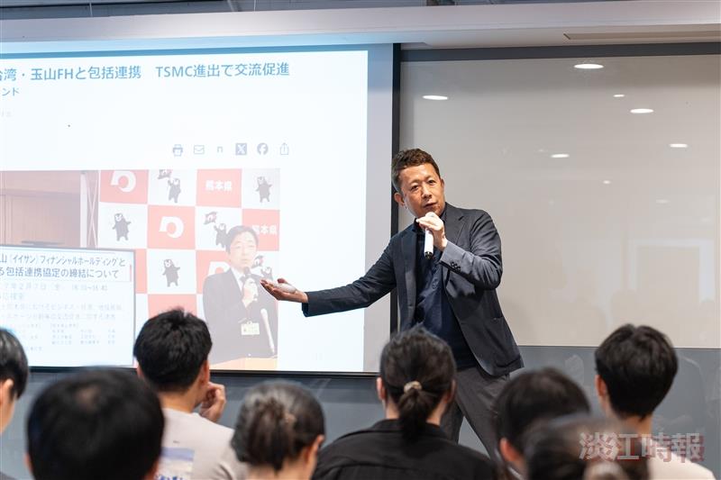 Shinji Hamamoto, Representative Director of the Kumamoto Chamber of Commerce and Industry, delivered the “Cultural Lecture.”