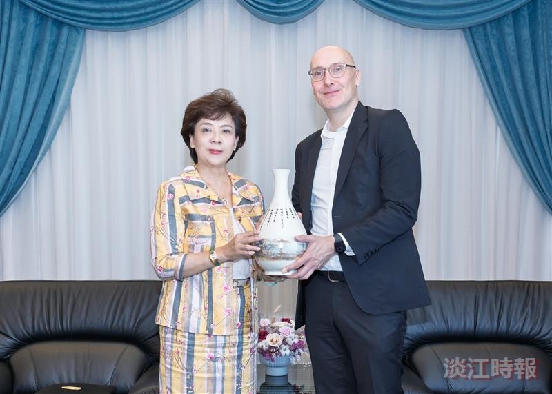 [Tamkang Clement and Carrie Chair] Prof. Jussi Parikka: Developing Digital Culture Must Also Consider Environmental Sustainability