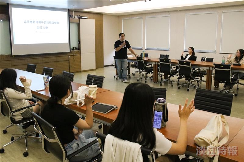諮輔中心邀企業講師鍾兆辰演講