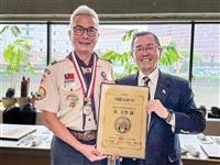 淡江童軍團3人獲頒國際友好章