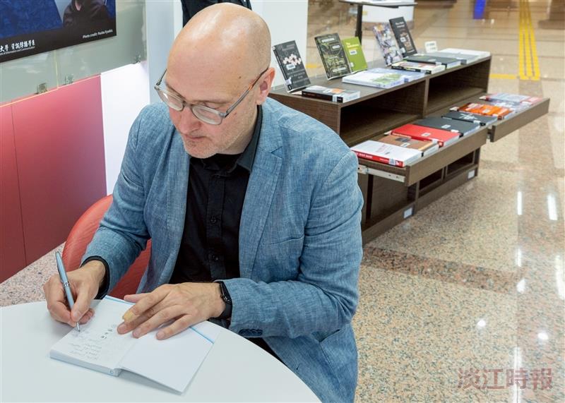 歐洲科學院士Jussi Parikka舉辦簽書交流暨書展