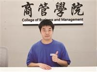 資圖系優秀畢業生彭文逸
