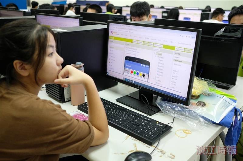 本校首次南下舉辦AI資訊營 小港高中新生搶先體驗AI應用