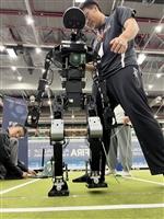 電機系小型人形機器人發威　FIRA世界盃全能賽創14連霸佳績