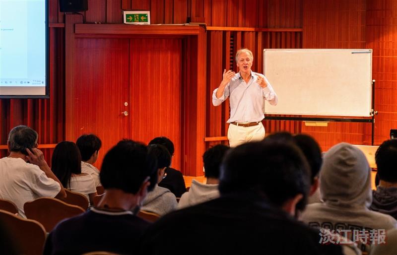 Prof. Philippe Souplet shared his journey of cultivating both mathematical research and musical composition.