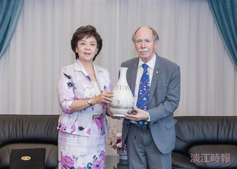 諾貝爾熊貓講者
