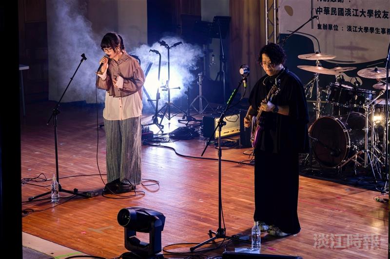 Alumni band VH (Vast & Hazy) soothed hearts with several of their songs, their delicate lyrics resonating deeply with the entire audience.