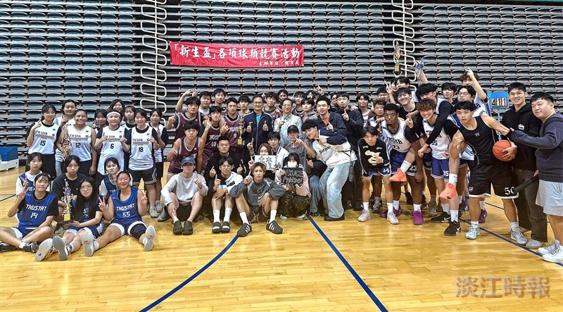Winners of the 2025–26 Academic Year Freshman Cup basketball tournament gathered for a group photo during the awards ceremony.