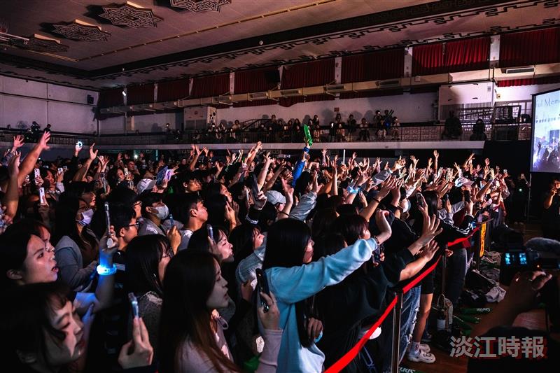 On November 1, the Office of Student Affairs hosted the Anniversary Concert at the Student Activity Center, delivering a 4-hour musical extravaganza that energized the entire audience.