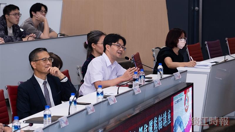 Chu Duc Trinh’s Bio-MEMS Research Sparks Lively Discussion Among Engineering Faculty and Students