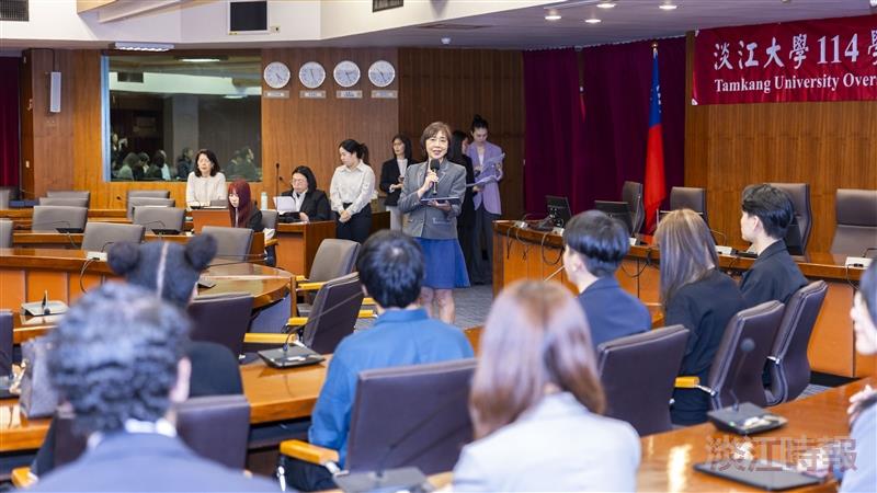 Vice President for International Affairs Hsiao-Chuan Chen delivers opening remarks.