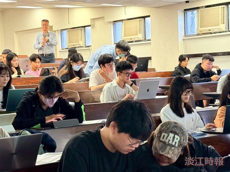 劉羅柳氏教育基金會經費挹注　英文系逾百位學生跨域增能