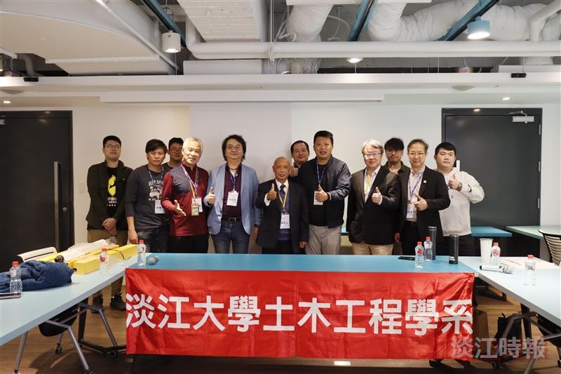 土木系學長莊文甫贈傑出系友藏頭詩道賀