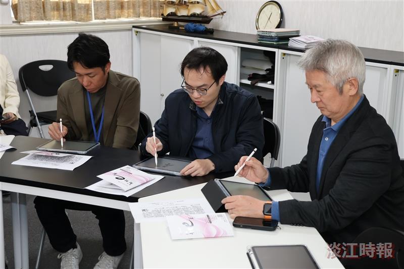 KTVI members experience writing with the “Smart e-Pen.”