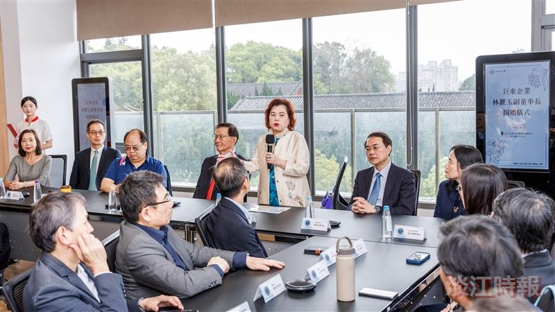 巨東企業林麗玉副董事長捐贈儀式