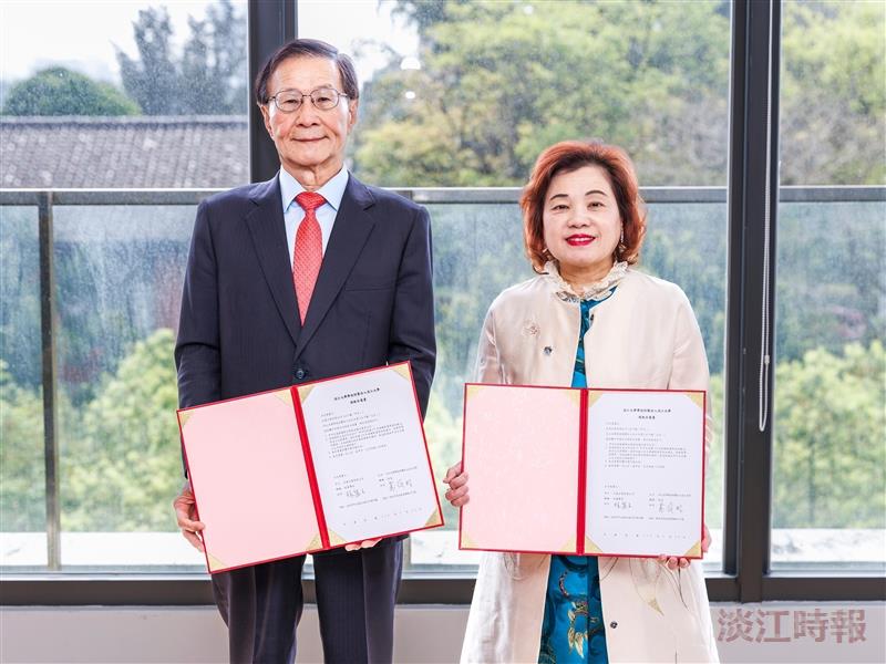 巨東企業林麗玉副董事長捐贈儀式