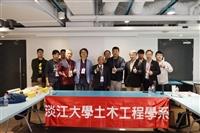土木系學長莊文甫贈傑出系友藏頭詩道賀