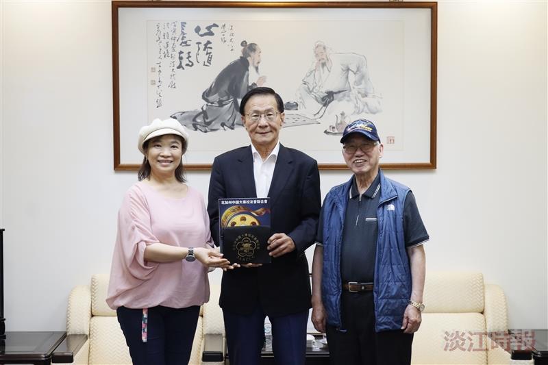 吳秋煌等人返校拜會 分享招才招財成果
