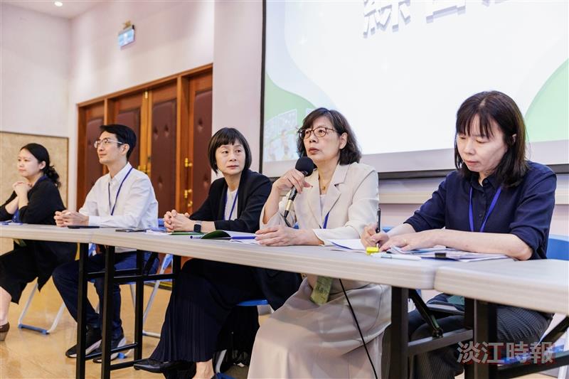 Senior Administrator Yen-Chen Lin of the Department of Information and Technology Education of MOE moderated the panel discussion.