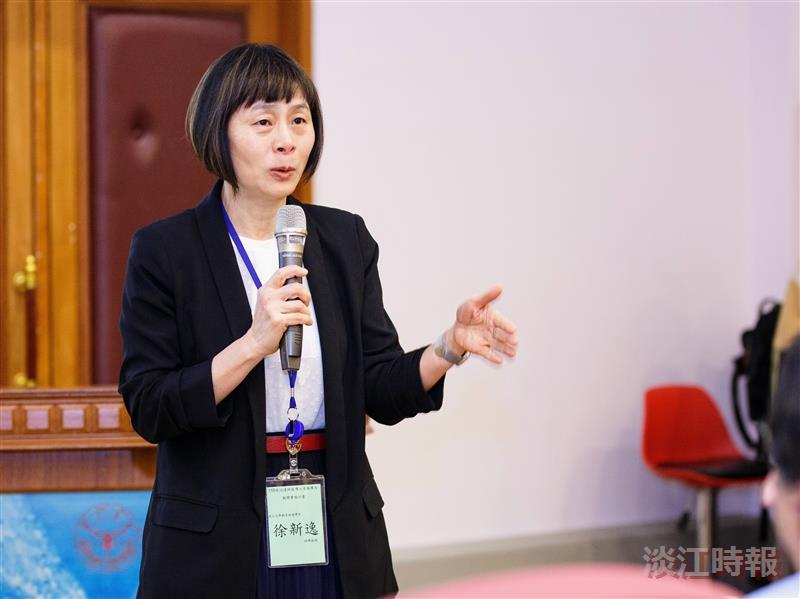 Hsin-Yih Shyn delivers remarks.