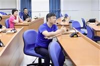 讓玫瑰在球場綻放：性別議題於體育課程中的教學實踐