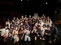 三主角扮狗 歐語系西文組畢業公演探討密室情境下的和平衝突