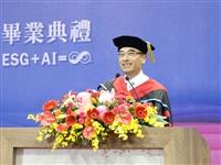 淡江大學用智慧與永續鋪墊畢業路 簡川勝、莊子華勉學弟妹用未來的自己創造