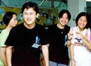 新 任 學 生 會 會 長 王 浩 軒 （ 左 二 ）