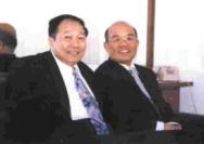 台北縣長蘇貞昌來校演講，校長張紘炬親自接待。（記者邱啟原攝）