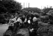 羅孝賢老師與家人。