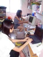 女生宿舍多人使用一房，要保持清潔，十分不易。 （記者張佳萱攝）